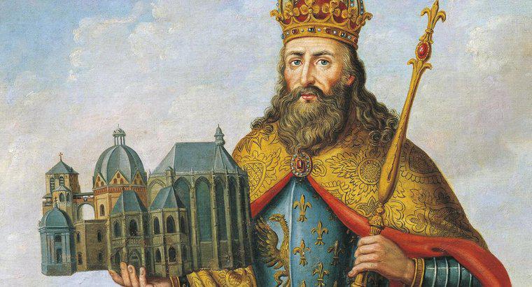 Chuyện gì đã xảy ra sau cái chết của Charlemagne?