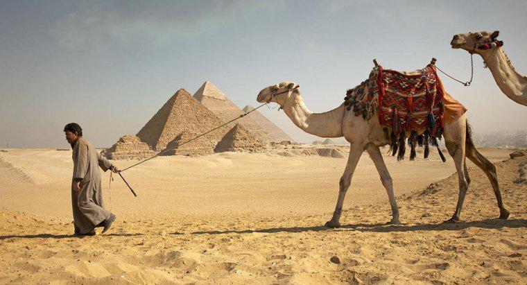 Có bao nhiêu kim tự tháp ở Ai Cập?