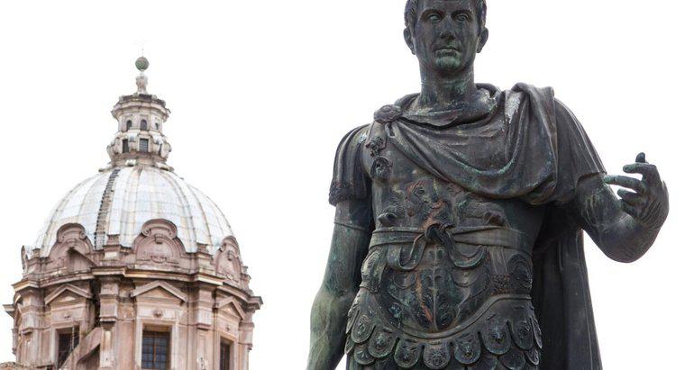 Phong cách lãnh đạo của Julius Caesar là gì?
