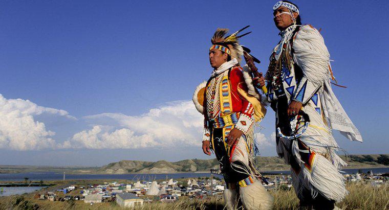Ảnh hưởng của việc mở rộng về phía Tây đối với người Mỹ bản địa là gì?