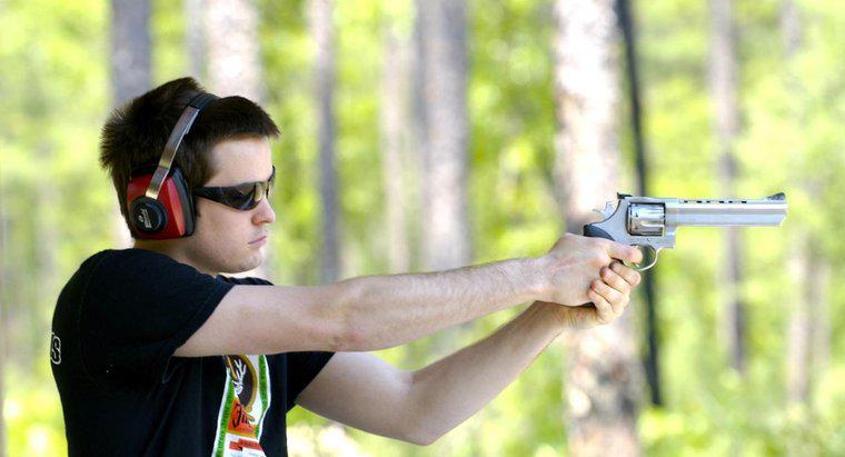 Ai tạo ra một khẩu súng lục .357 Magnum Revolver?