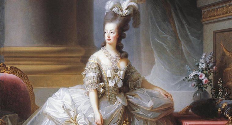 Marie Antoinette có bị giết vì gu thời trang của cô ấy không?