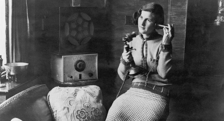 Điện thoại đã thay đổi như thế nào kể từ năm 1876?
