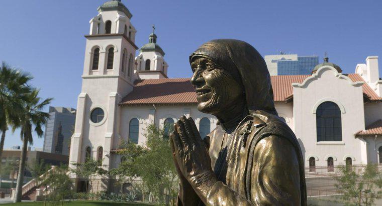Tại sao Mẹ Teresa lại nổi tiếng?