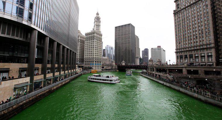 Cần bao nhiêu thuốc nhuộm để làm sông Chicago trở nên xanh mát?