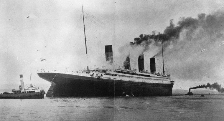 Khi nào con tàu Titanic hoàn thành được xây dựng?
