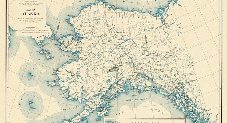 Quốc gia nào nằm ở phía đông của Alaska?