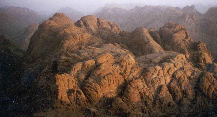 Các Dãy Núi Chính ở Ai Cập là gì?