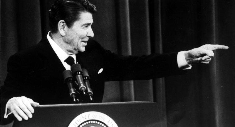 Tại sao Ronald Reagan được gọi là "Nhà giao tiếp vĩ đại"?