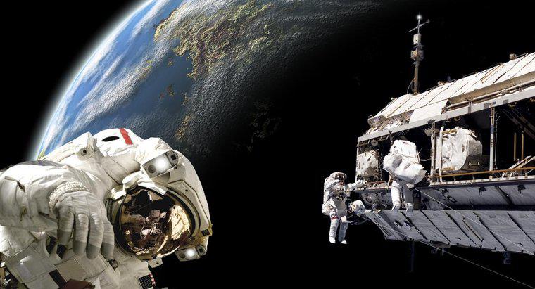 Mất bao lâu để lái xe đến Trạm vũ trụ quốc tế?