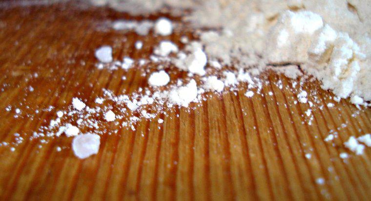 Làm thế nào để bạn thay thế bột bắp bằng bột mì?