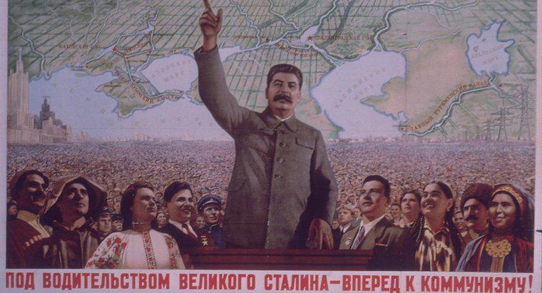 Joseph Stalin đã sử dụng chiến thuật gì để thống trị Liên Xô?
