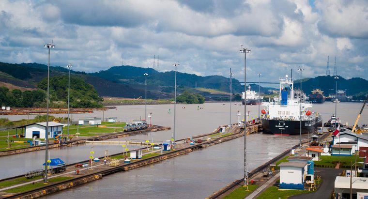 Ai sở hữu kênh đào Panama?