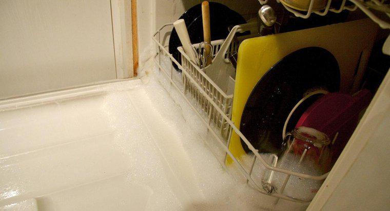 Làm thế nào để bạn thoát khỏi xà phòng Suds trong máy rửa bát?