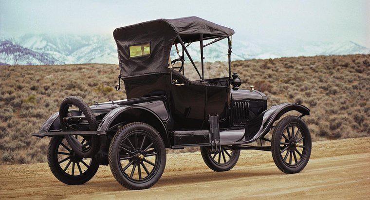 Henry Ford nổi tiếng về điều gì?
