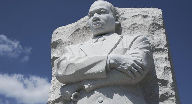 Có điểm giống nhau nào giữa Martin Luther King, Jr. và Martin Luther không?