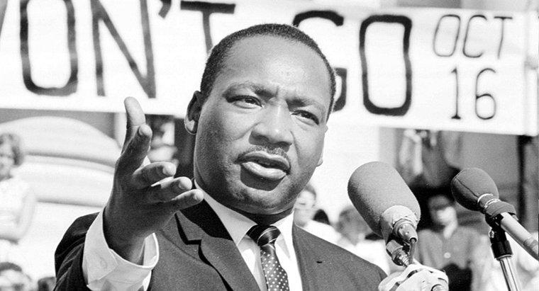 Martin Luther King nhận giải Nobel Hòa bình khi nào?