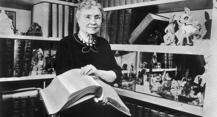 Điều gì đã khiến Helen Keller mất thị giác và thính giác?
