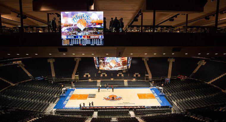 Có bao nhiêu chỗ ngồi tại Madison Square Garden?
