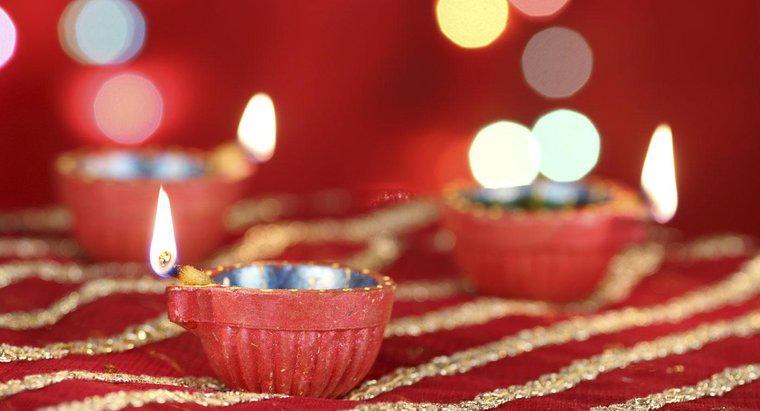 Tại sao Diwali được tổ chức?