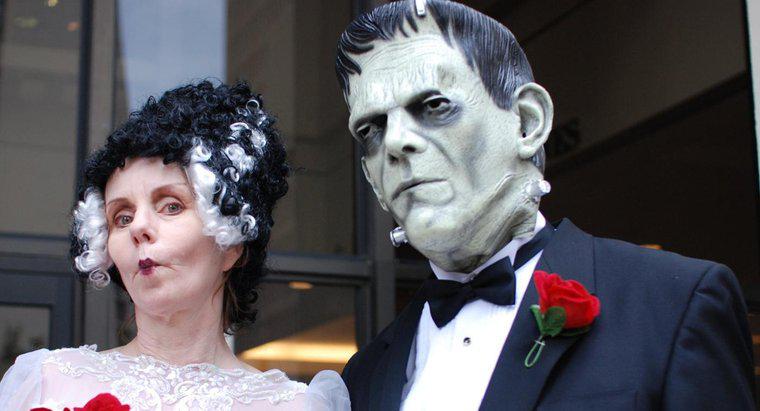 Một số ví dụ về chủ nghĩa lãng mạn trong "Frankenstein" là gì?