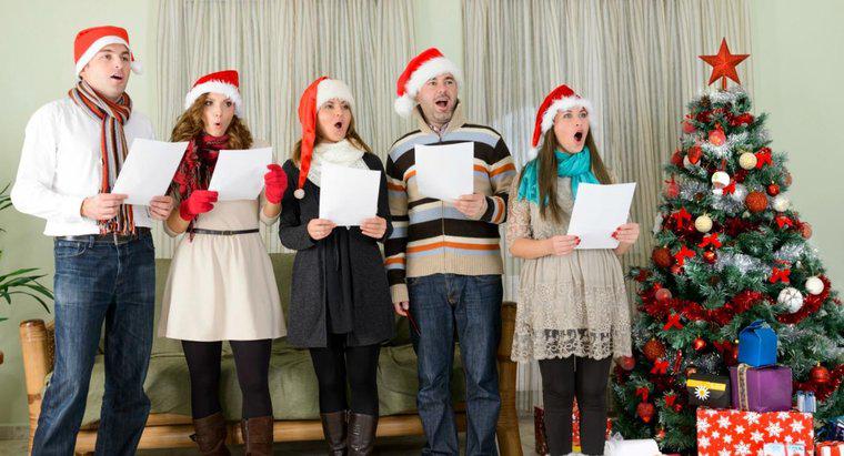 Một số bài hát Giáng sinh phổ biến tương tự như Jingle Bells là gì?