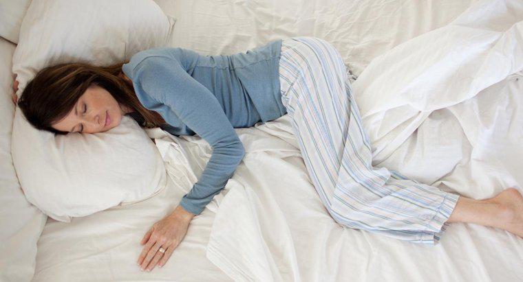 Tỷ lệ phần trăm cuộc sống trung bình của một con người được dành cho việc ngủ?