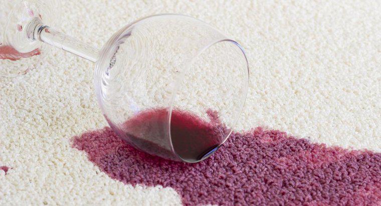 Làm thế nào để bạn loại bỏ vết rượu vang đỏ trên thảm len?