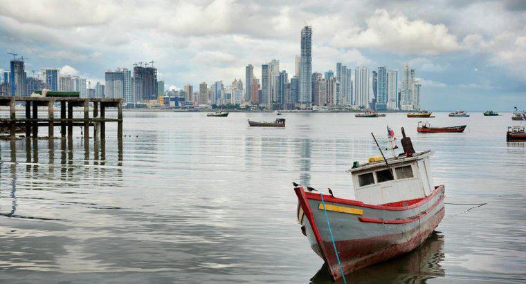 Panama nổi tiếng về điều gì?