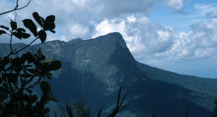 Ngọn núi cao nhất ở Brazil là gì?