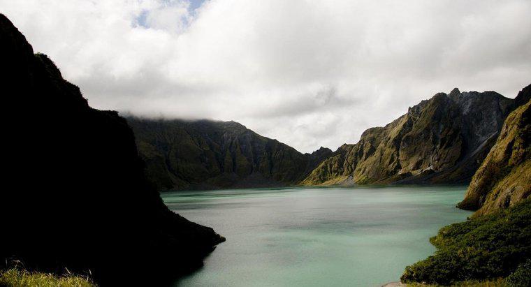 Núi Pinatubo là loại núi lửa nào?