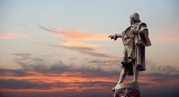 Christopher Columbus đã cố gắng tiếp cận quốc gia nào?