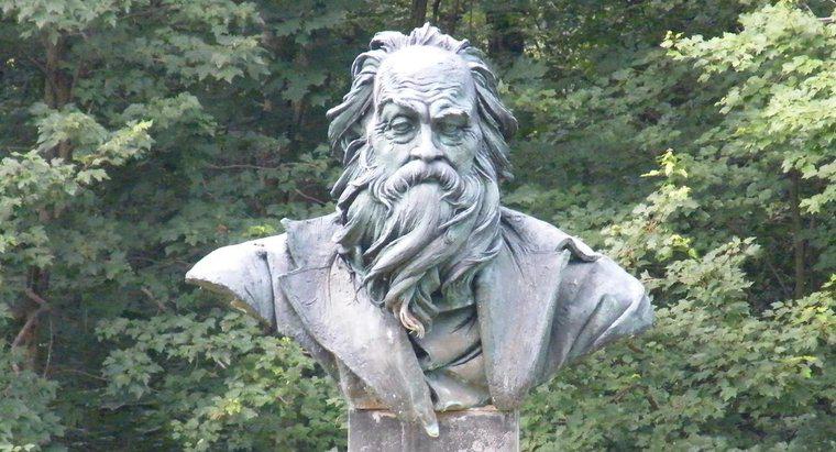 Tại sao Walt Whitman lại sử dụng câu thơ miễn phí?