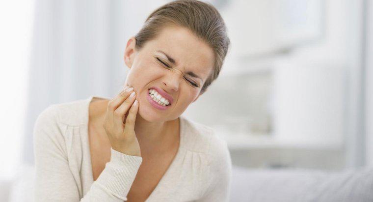 Một số biện pháp khắc phục tại nhà cho nhiễm trùng răng là gì?