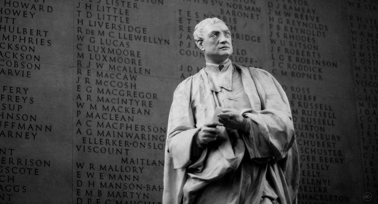 Isaac Newton nổi tiếng về điều gì?