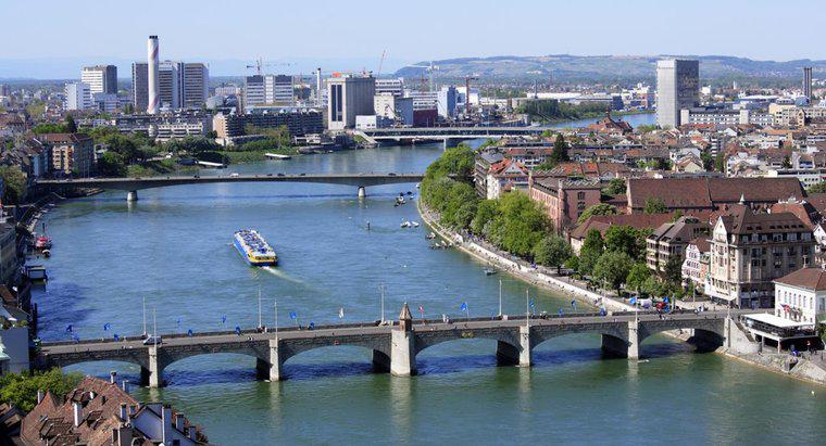 Sông Rhine chảy qua những quốc gia nào?