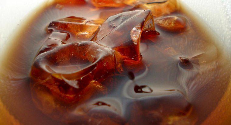 Tại sao nước đá tan nhanh hơn trong soda ăn kiêng?