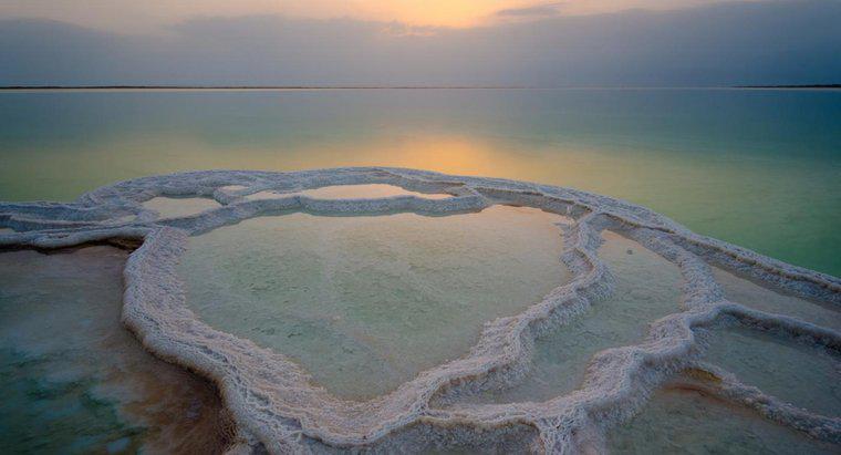 Tại sao Biển Chết lại Mặn?