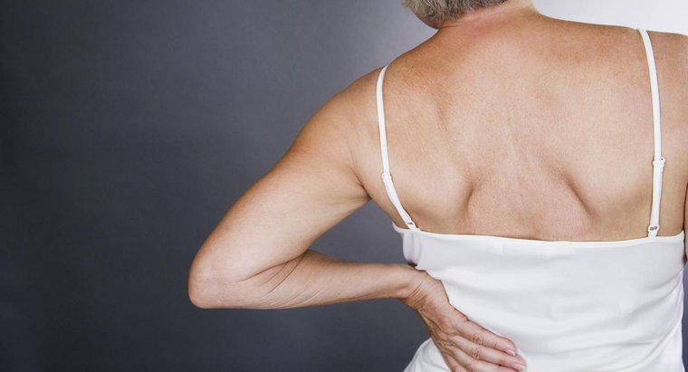 Các triệu chứng thường gặp của bệnh viêm khớp ở lưng dưới là gì?