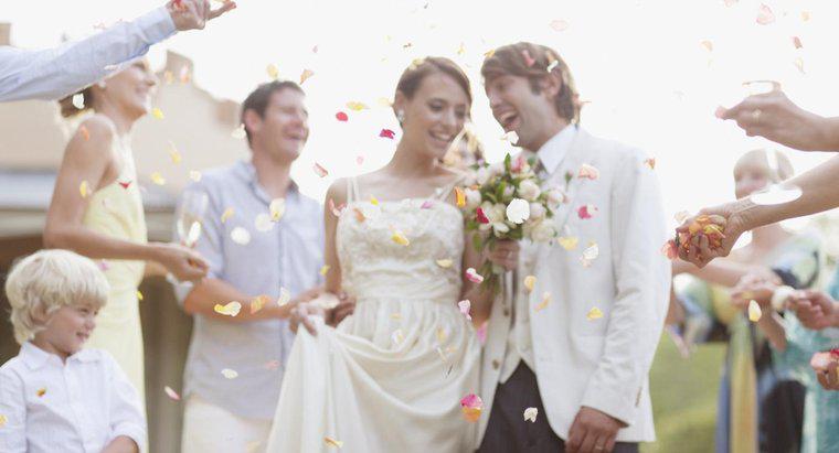 Tại sao gặp cô dâu trước đám cưới là điều xui xẻo?