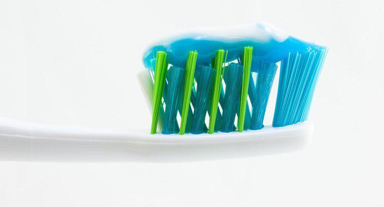 Công thức hóa học cho Fluoride trong kem đánh răng là gì?