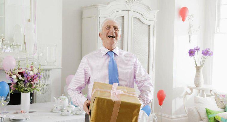 Làm thế nào để bạn tổ chức một bữa tiệc sinh nhật lần thứ 75?