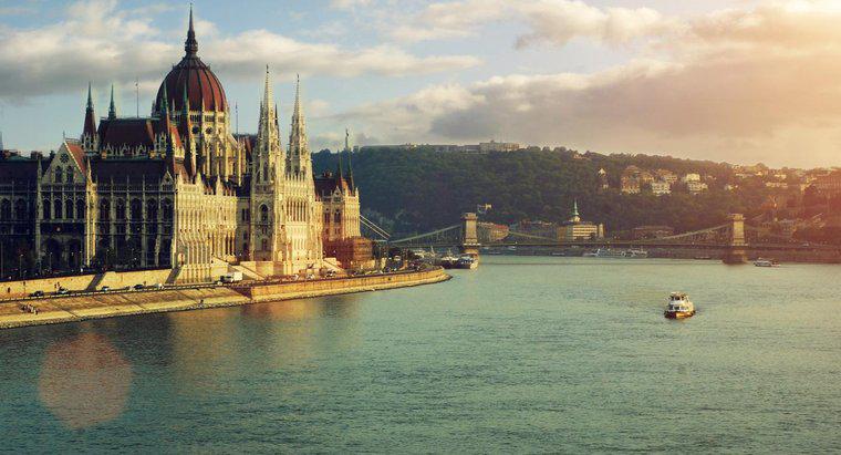 Những thành phố thủ đô nào đứng trên sông Danube?