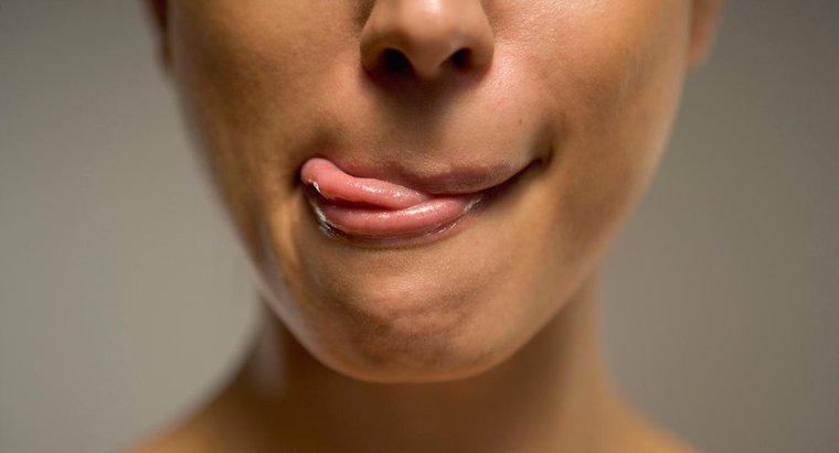 Làm thế nào để bạn chữa lành đôi môi nứt nẻ và vùng da bị kích ứng xung quanh môi?