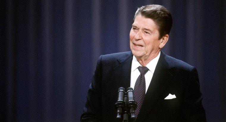 Tại sao họ gọi Ronald Reagan là "The Gipper"?
