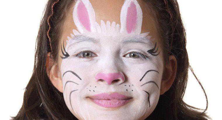 Làm thế nào bạn có thể vẽ khuôn mặt của bạn để trông giống như một con thỏ?