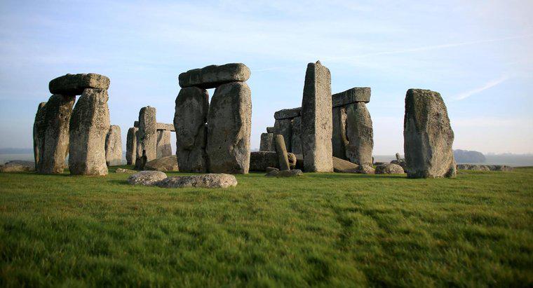 Ai đã phát hiện ra Stonehenge?