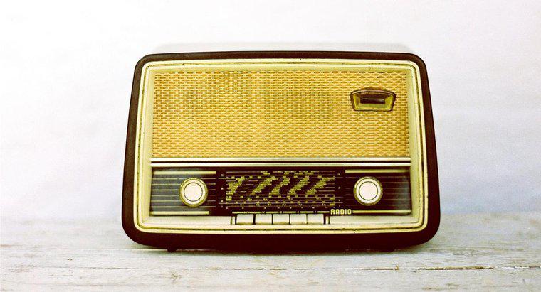 Ai phát minh ra đài phát thanh đầu tiên?