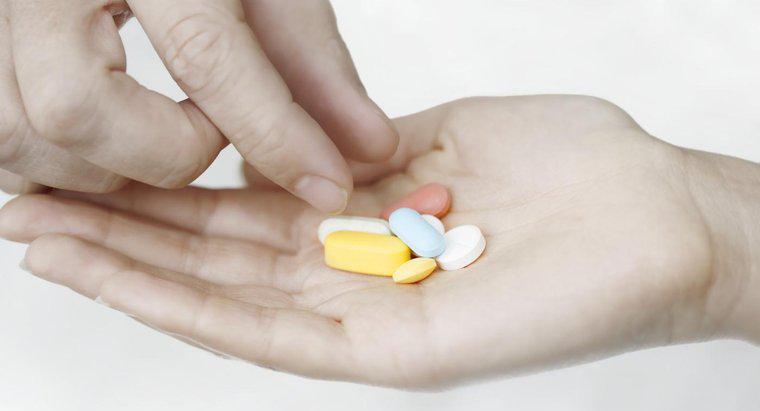 Bạn có thể dùng Ibuprofen cùng với thuốc kháng sinh không?