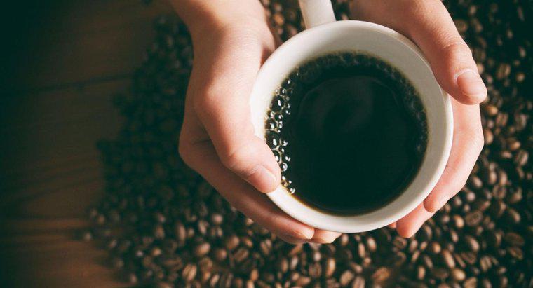 Caffeine có được phân loại là chất kích thích, chất gây trầm cảm hay chất gây ảo giác không?